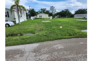 327 Stockton St, North Fort Myers
