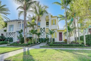 942 9th Ave S, Naples