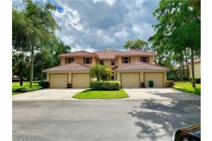 517 Robin Hood Cir 102, Naples