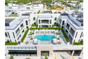 82 9th St S 205, Naples