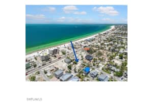 110 Bayview Ave, Fort Myers Beach