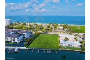 1500 Gulf Shore Blvd N, Naples