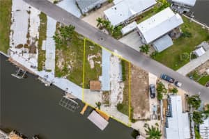 3892 Blueberry Ln, St James City