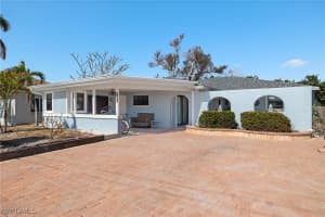 435 Donora Blvd, Fort Myers Beach