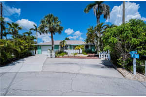 12101 Moon Shell Dr, Matlacha Isles
