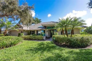 836 Bentwood Dr, Naples