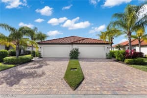 1439 Oceania Dr S, Naples
