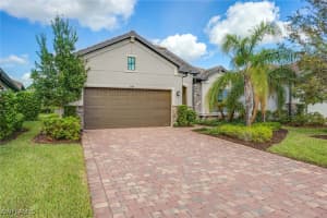 2754 Aviamar Cir, Naples