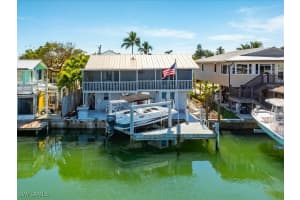 565 Coconut Ave, Goodland