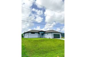 4013 6th St W, Lehigh Acres