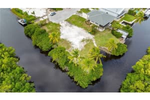1276 Grand Canal Dr, Naples
