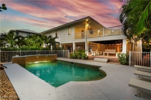 370 6th Ave S, Naples