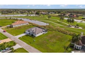 18012 Greenwood Dr, Naples