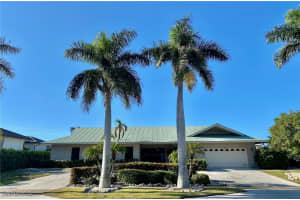 334 Grapewood Ct, Marco Island