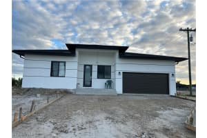 2 Ne 9th St, Cape Coral