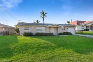4926 Triton Ct W, Cape Coral