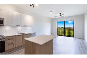 22980 Vista Edera Cir 2-304, Estero