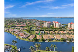 14650 Laguna Dr, Fort Myers