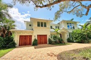 300 2nd Ave N, Naples