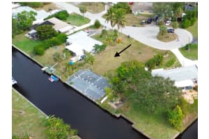 995 April Ln, North Fort Myers