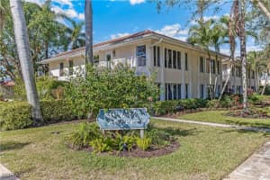 282 4th St S 204, Naples