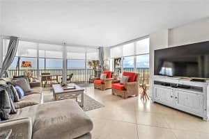 10701 Gulfshore Dr 201, Naples