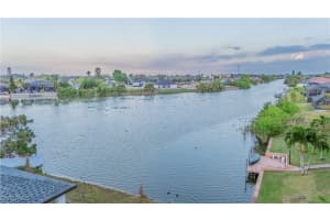1227 Se 3rd Ave, Cape Coral