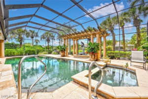481 Crestwood Ln, Naples