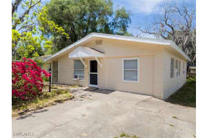 3488 Roberts St, Mims