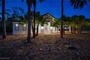 2401 Coach House Ln, Naples