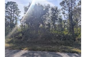 1122 Cove St E, Lehigh Acres