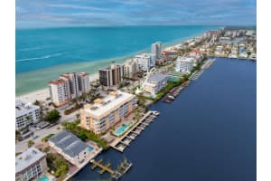 9566 Gulf Shore Dr 102, Naples