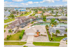 851 Perrine Ct, Marco Island
