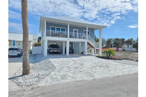 210 Pearl St, Fort Myers Beach
