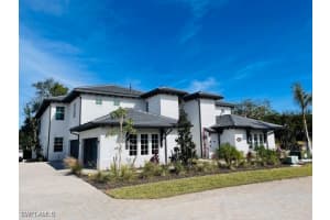 16907 Fairgrove Way 201, Naples