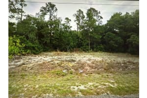 1801 E 15th St, Lehigh Acres