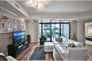 9123 Strada Pl 7201, Naples
