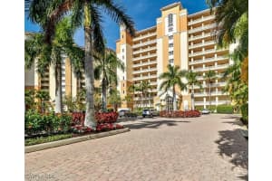 410 Flagship Dr 305, Naples
