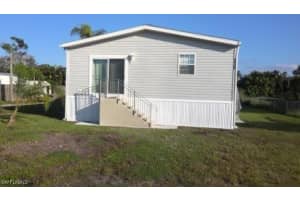 5520 Rainbow Dr, Bokeelia