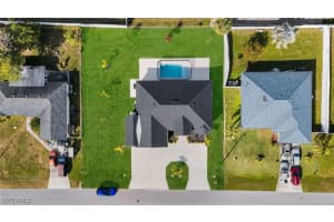 423 Nw 6th Ter, Cape Coral