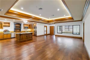 700 Arbor Lake Dr 7-101, Naples