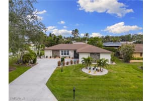 241 Dent Dr, Naples