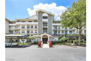 360 Horse Creek Dr 305, Naples