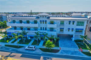 101 8th St S, Naples