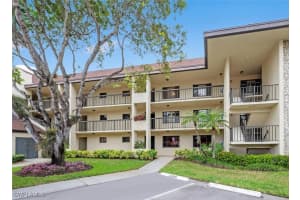 415 Augusta Blvd 311, Naples