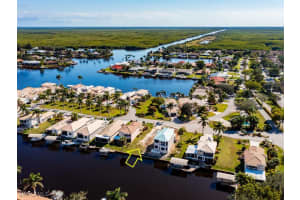 193 Eveningstar Cay, Naples