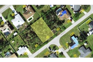 566 Chamber St Nw, Port Charlotte