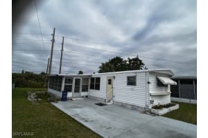 249 Fireball Ln, North Fort Myers