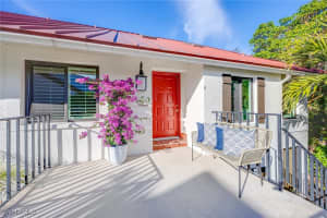 375 8th Ave S D, Naples 375 8th Ave S D, Naples