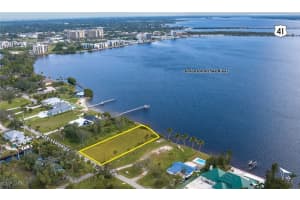 740 Overiver Dr, North Fort Myers